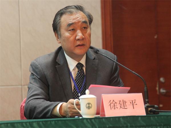 7徐建平主持大会.jpg