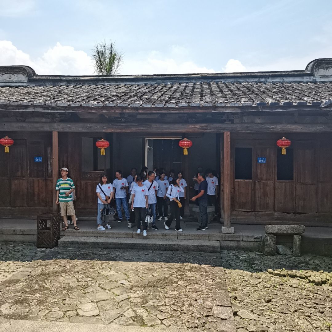 图9:考察调研古厝